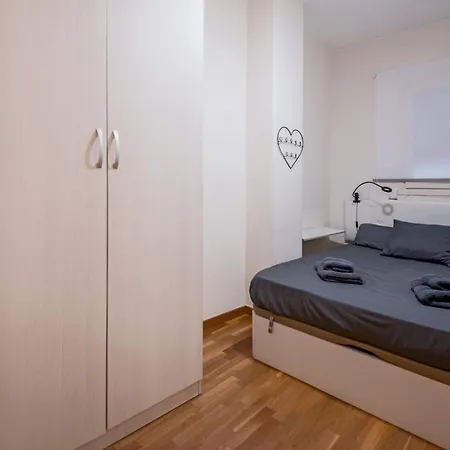 דירה Poble Sec Flat 2 Balconies Ac 4 Guests *